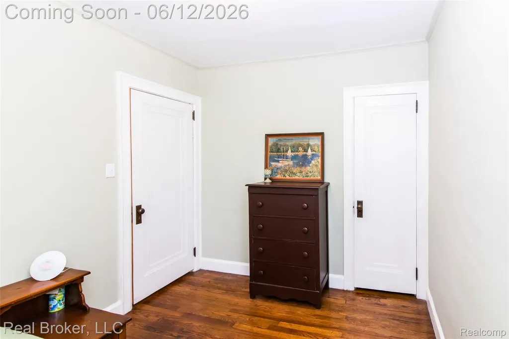 29019 Birchlawn Street Garden City City MI 48135