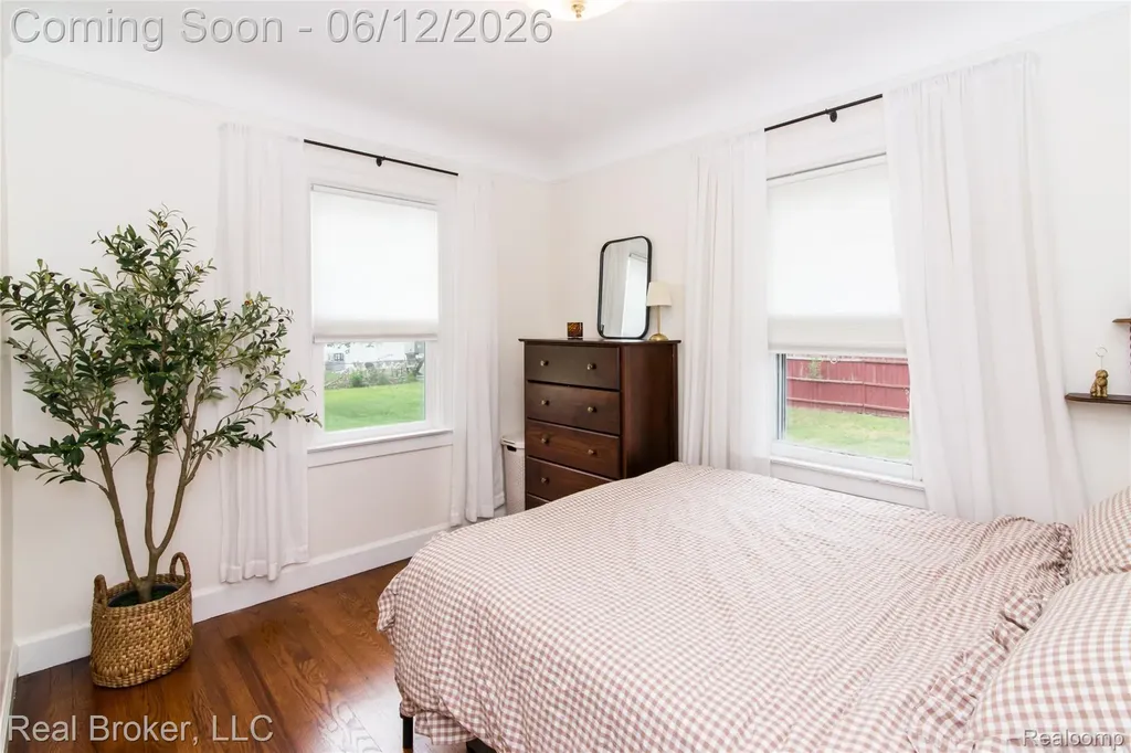 29019 Birchlawn Street Garden City City MI 48135