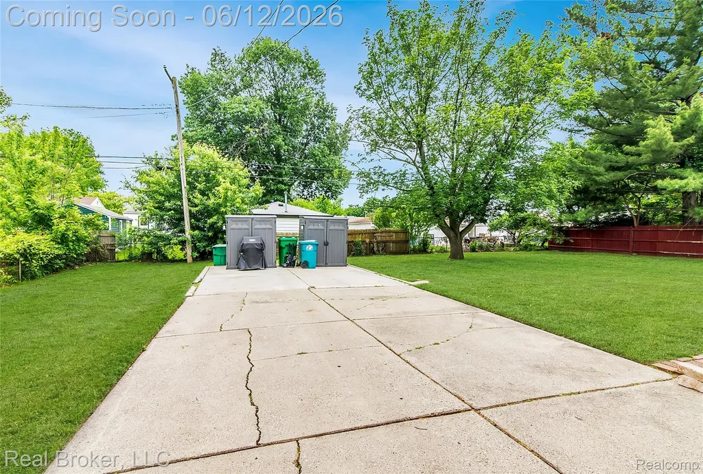 29019 Birchlawn Street Garden City City MI 48135