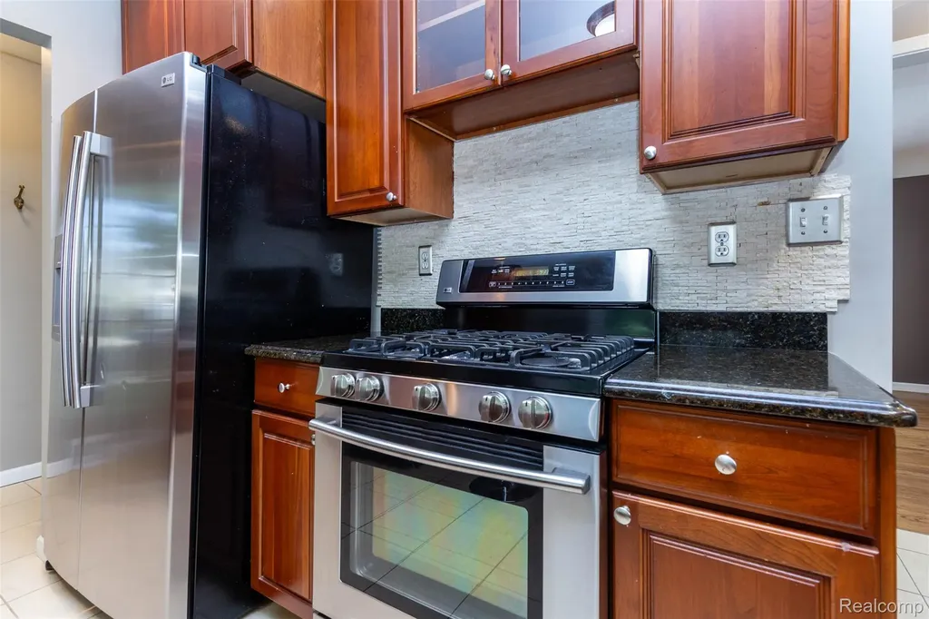 4237 Wakefield Road Berkley City MI 48072