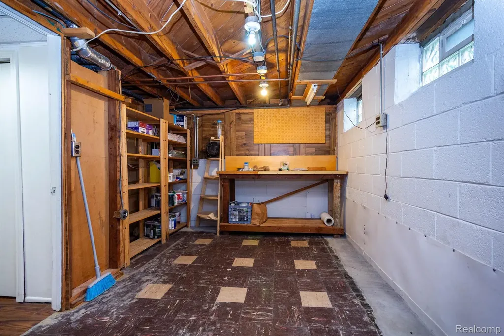 4237 Wakefield Road Berkley City MI 48072