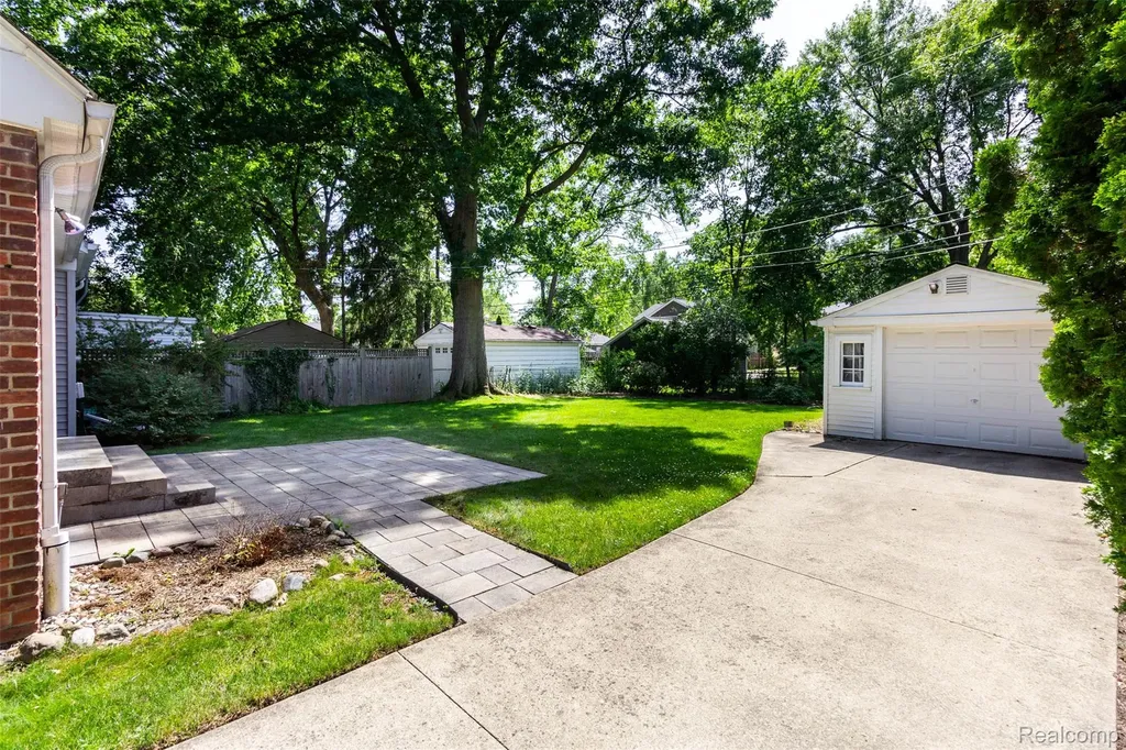 4237 Wakefield Road Berkley City MI 48072