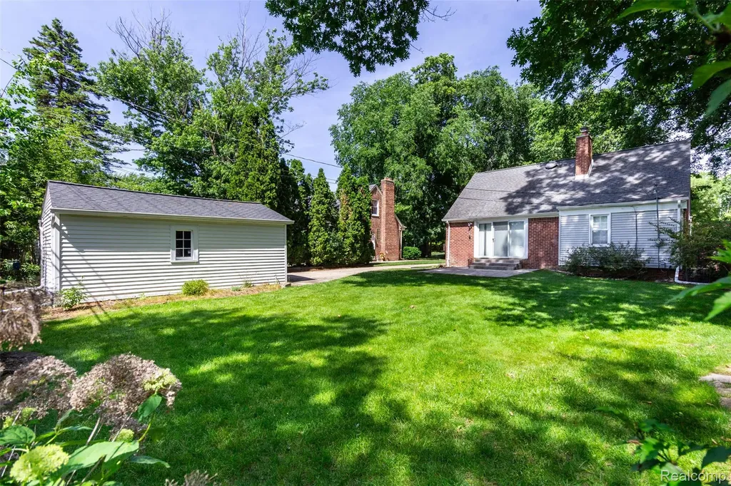 4237 Wakefield Road Berkley City MI 48072