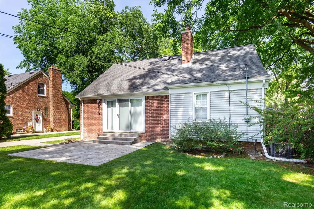 4237 Wakefield Road Berkley City MI 48072