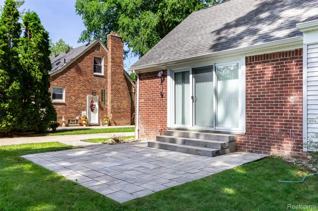 4237 Wakefield Road Berkley City MI 48072