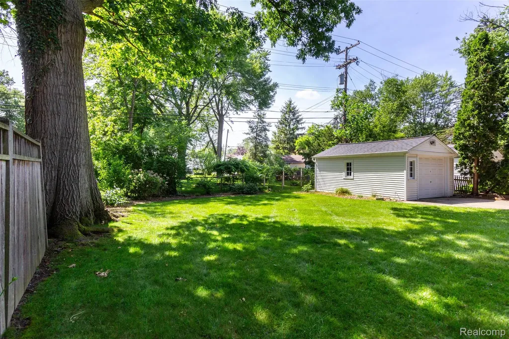 4237 Wakefield Road Berkley City MI 48072