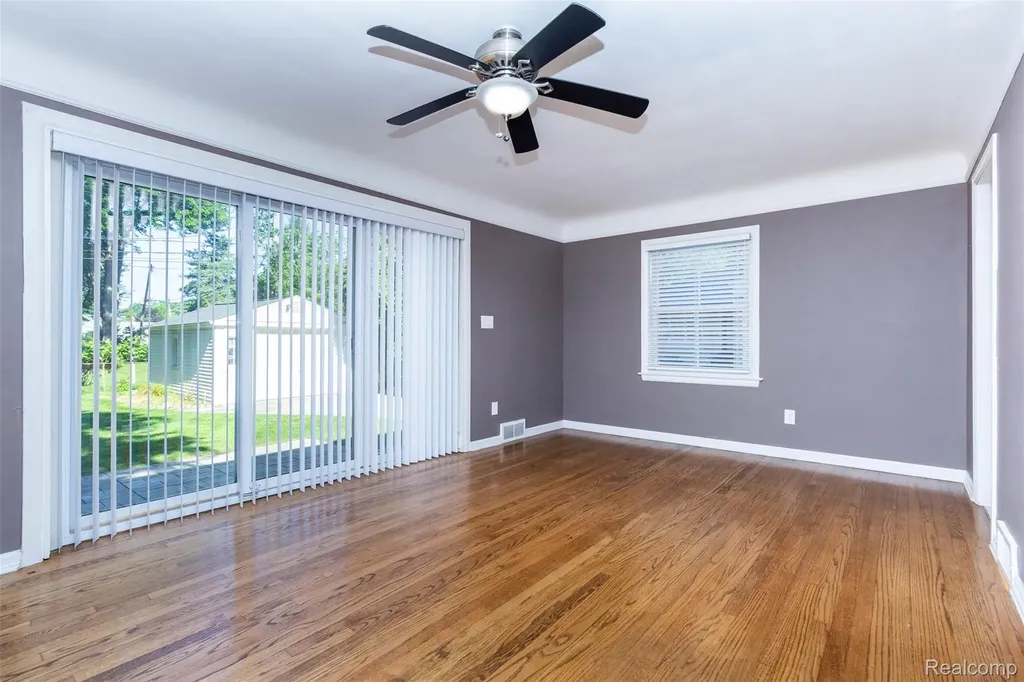 4237 Wakefield Road Berkley City MI 48072