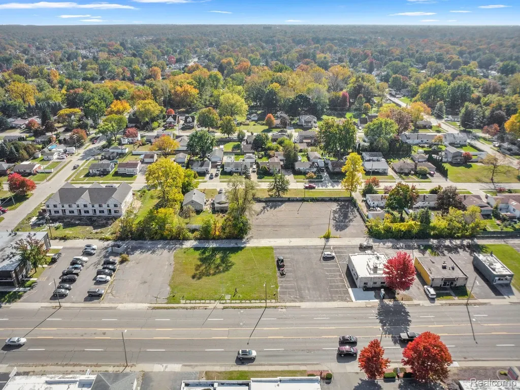 30759 Ford Garden City City MI 48135