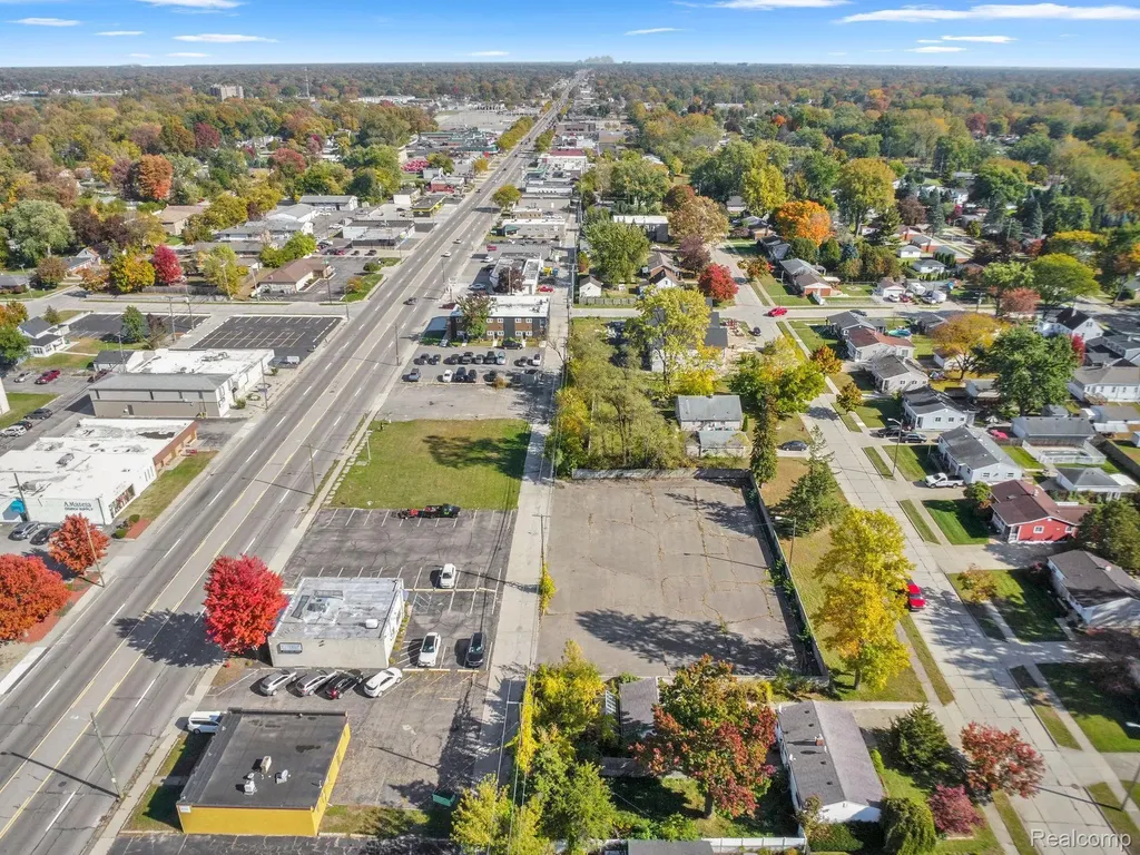 30759 Ford Garden City City MI 48135