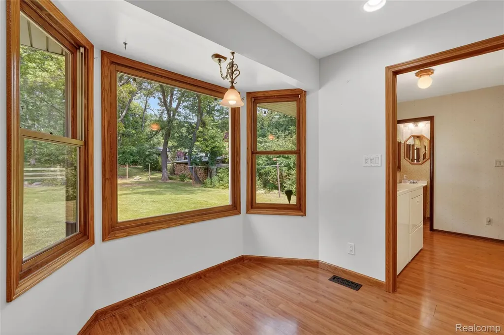 8668 Cooley Beach Drive White Lake Charter Township MI 48386