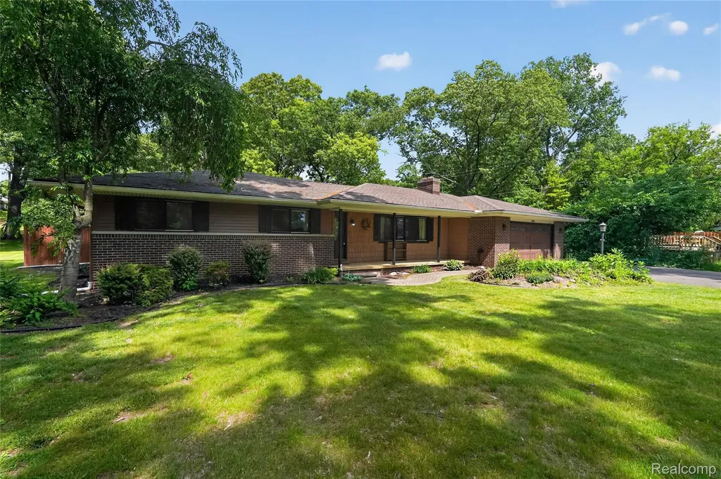 8668 Cooley Beach Drive White Lake Charter Township MI 48386