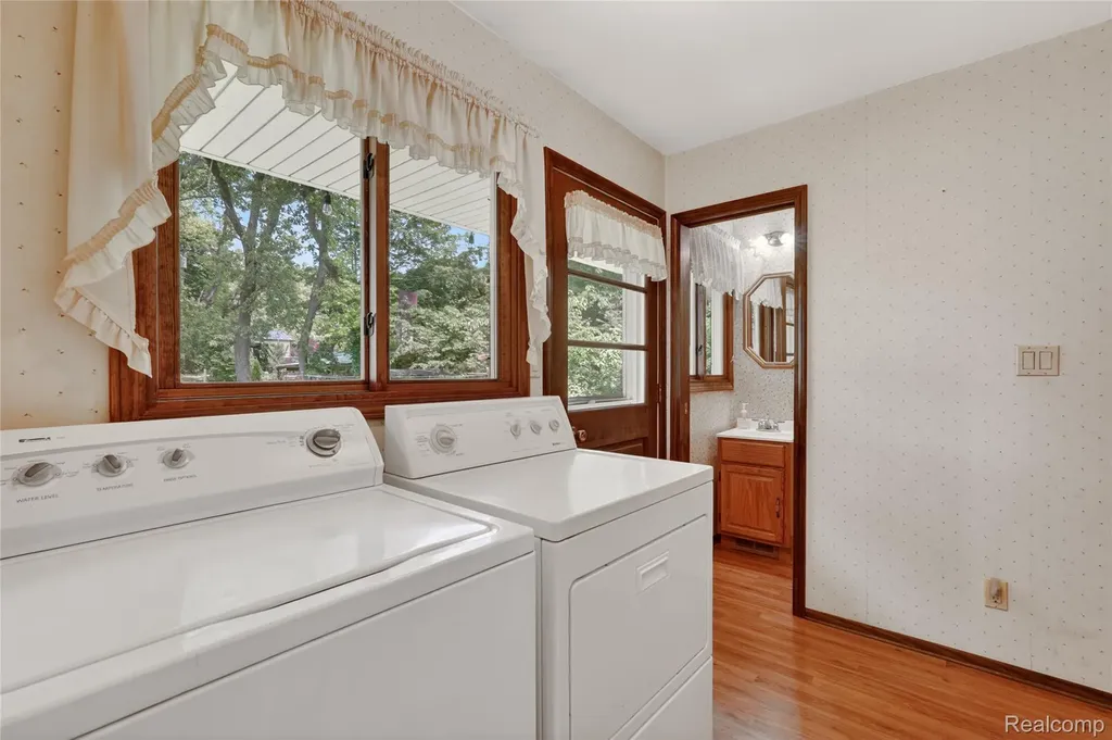 8668 Cooley Beach Drive White Lake Charter Township MI 48386