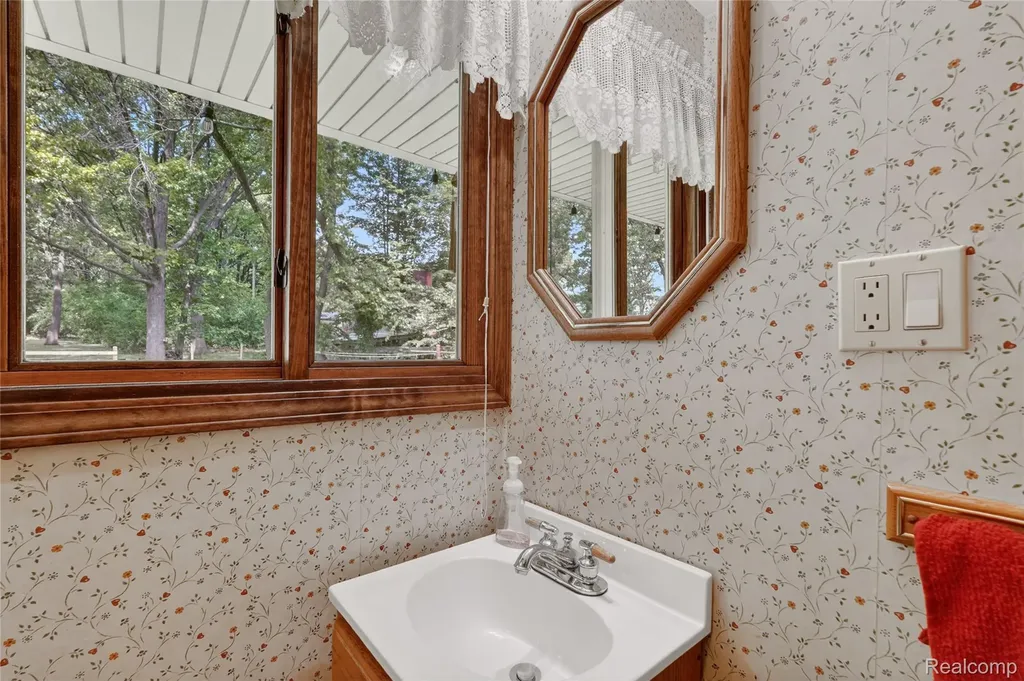 8668 Cooley Beach Drive White Lake Charter Township MI 48386