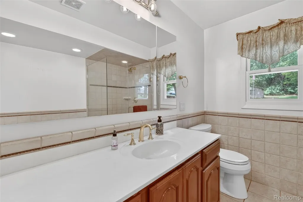 8668 Cooley Beach Drive White Lake Charter Township MI 48386