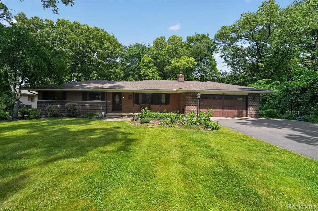 8668 Cooley Beach Drive White Lake Charter Township MI 48386