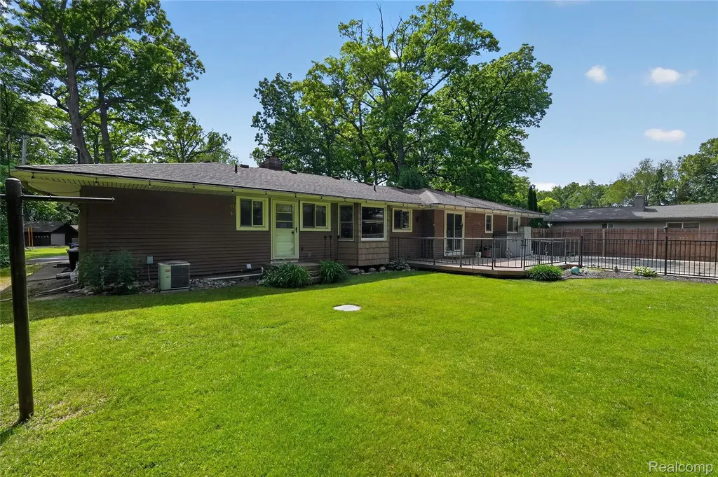 8668 Cooley Beach Drive White Lake Charter Township MI 48386