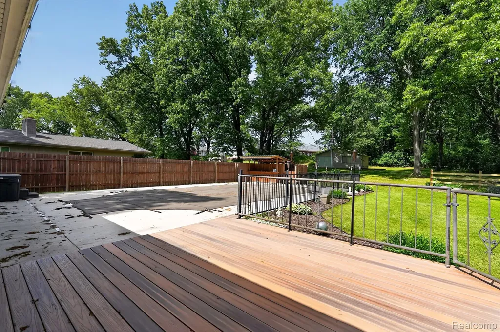 8668 Cooley Beach Drive White Lake Charter Township MI 48386