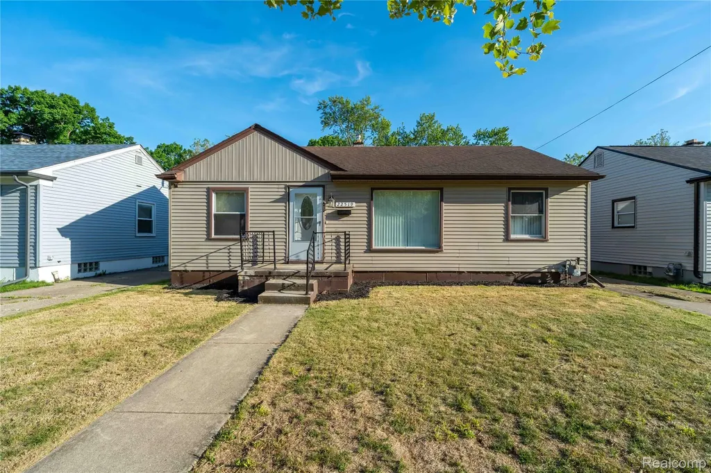 22519 Leewin Street Detroit City MI 48219