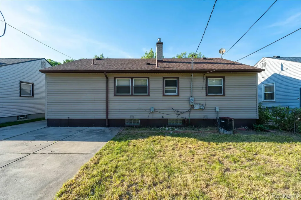 22519 Leewin Street Detroit City MI 48219