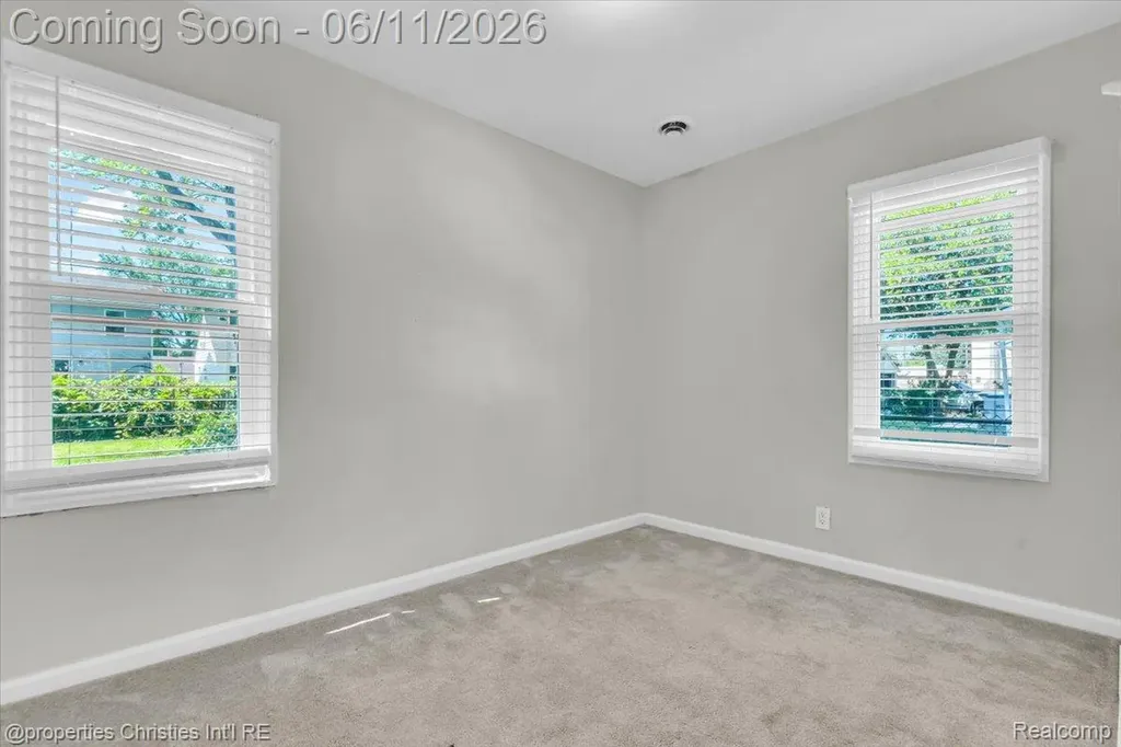 1754 E Harry Avenue Hazel Park City MI 48030