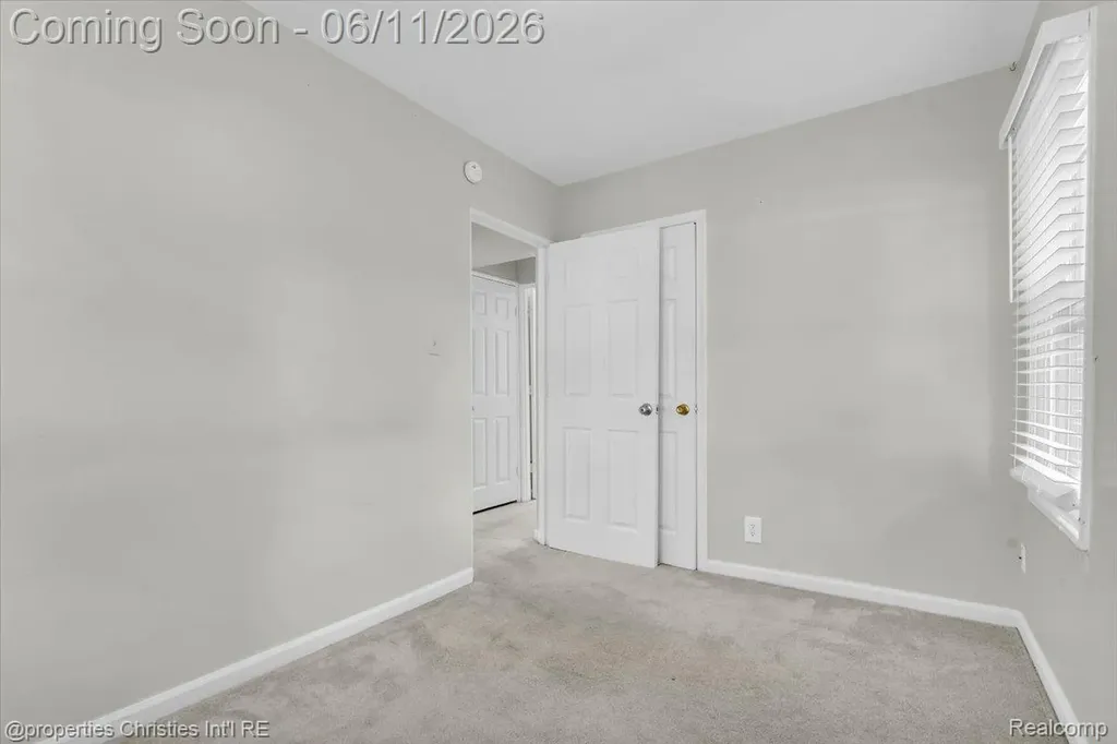 1754 E Harry Avenue Hazel Park City MI 48030