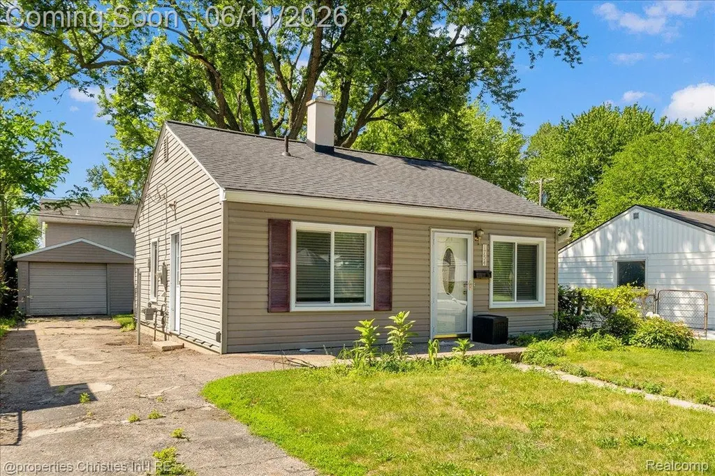 1754 E Harry Avenue Hazel Park City MI 48030