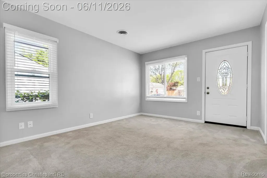 1754 E Harry Avenue Hazel Park City MI 48030