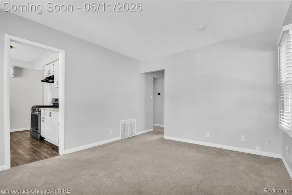 1754 E Harry Avenue Hazel Park City MI 48030