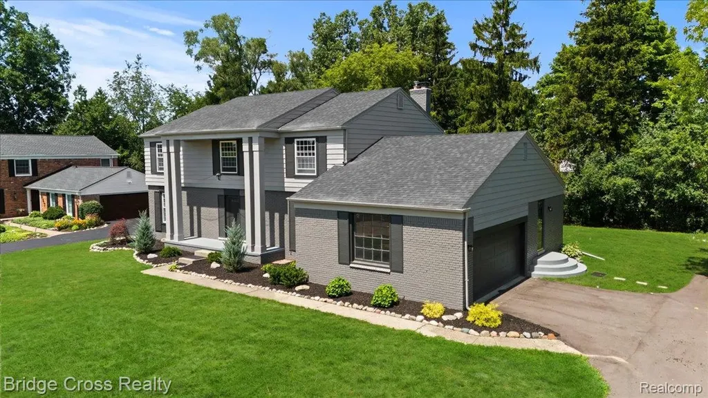 655 S Spinningwheel Lane Bloomfield Hills City MI 48304