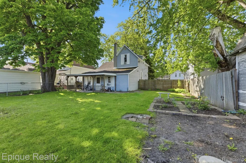 1301 Myrtle Street Port Huron City MI 48060