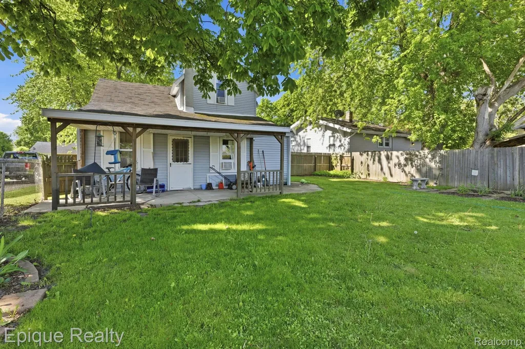 1301 Myrtle Street Port Huron City MI 48060