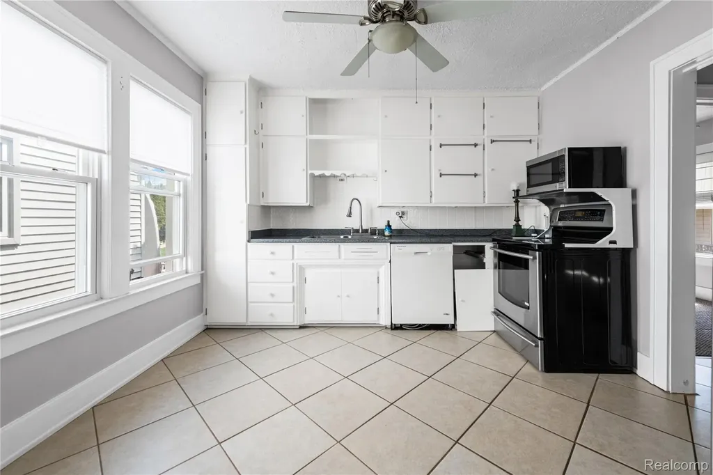 3337 4th Street Trenton City MI 48183