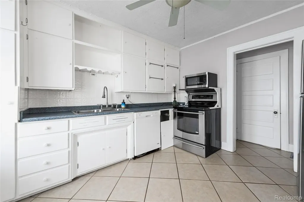 3337 4th Street Trenton City MI 48183