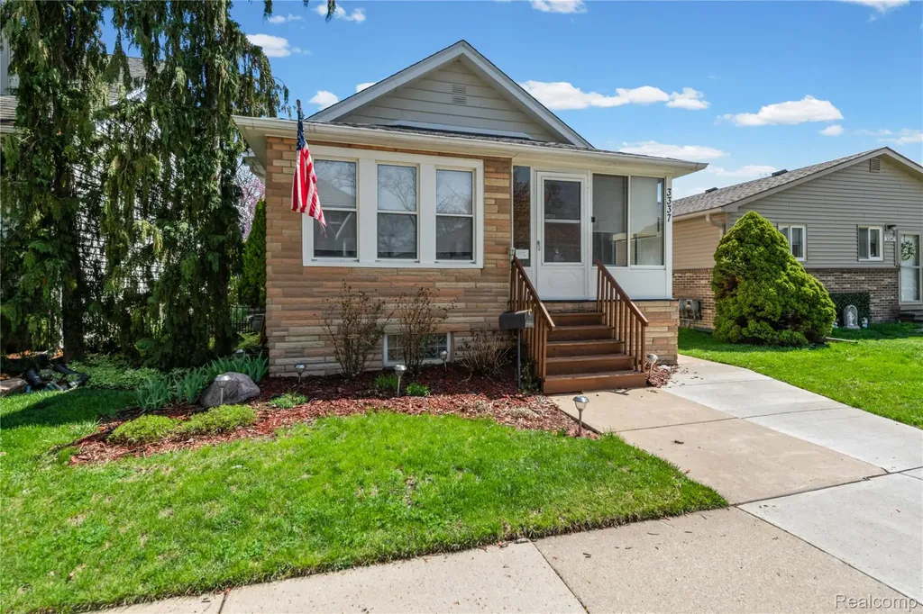 3337 4th Street Trenton City MI 48183