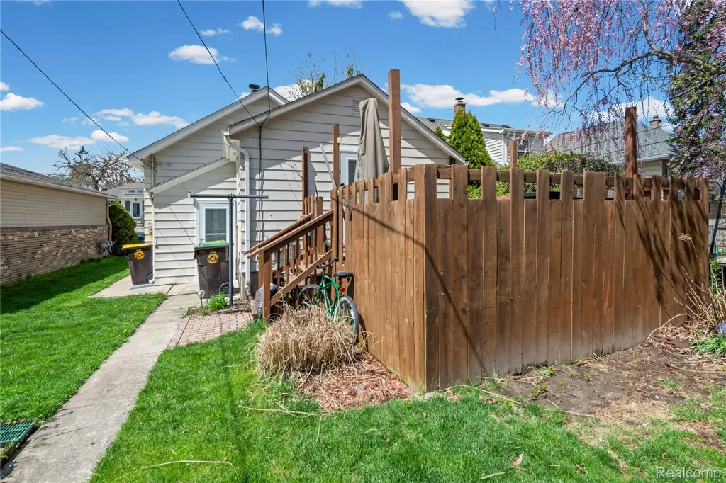 3337 4th Street Trenton City MI 48183