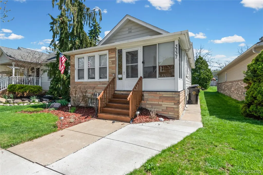 3337 4th Street Trenton City MI 48183