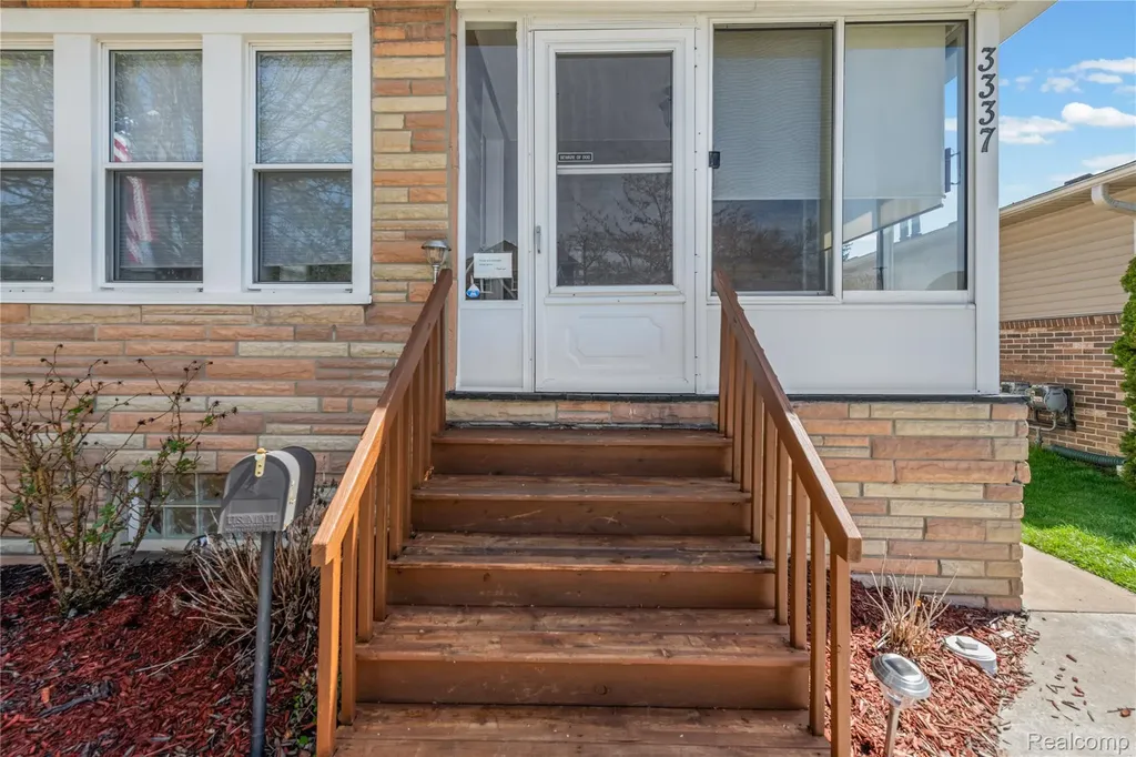 3337 4th Street Trenton City MI 48183