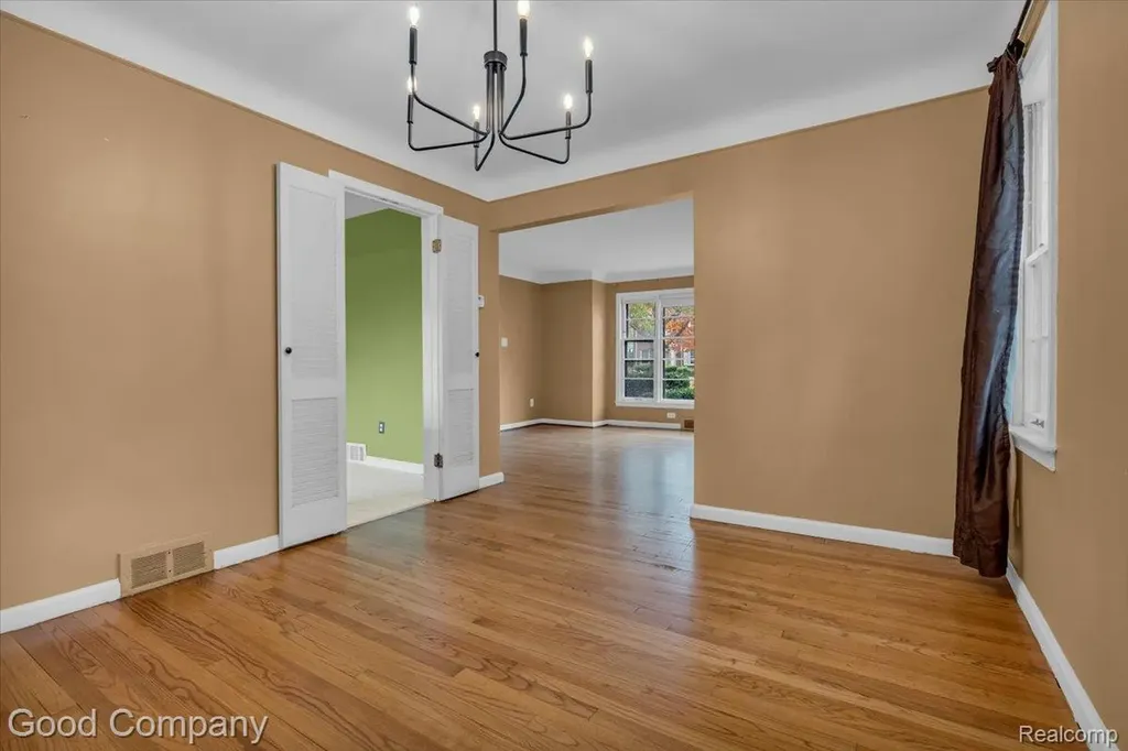2564 Woodstock Drive Detroit City MI 48203