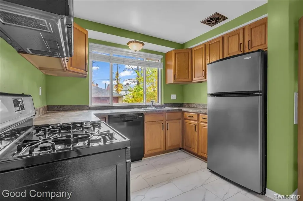2564 Woodstock Drive Detroit City MI 48203