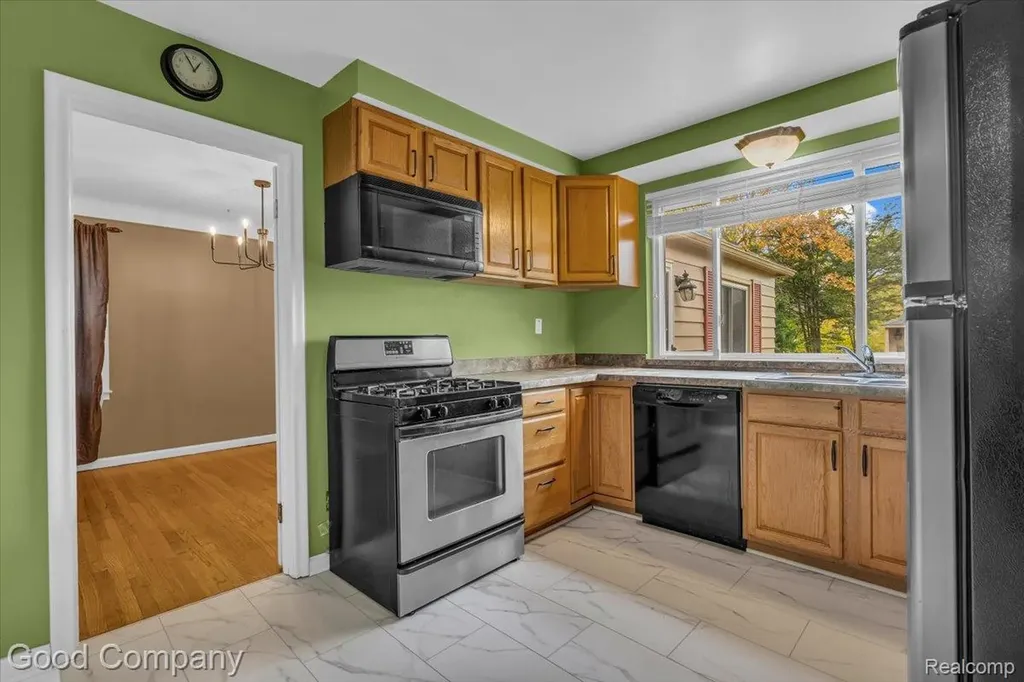 2564 Woodstock Drive Detroit City MI 48203