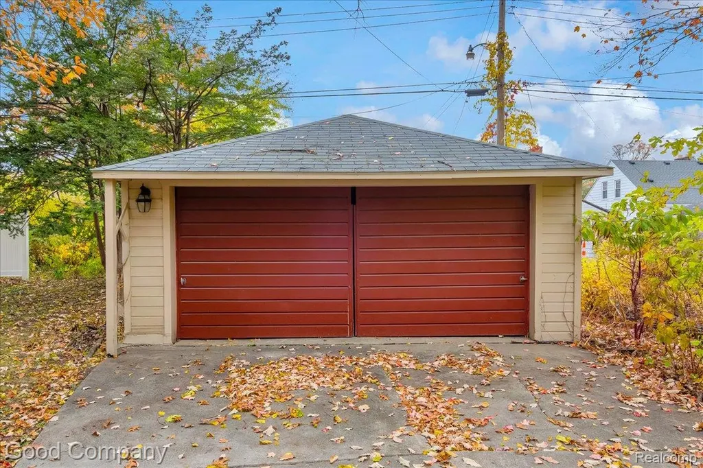 2564 Woodstock Drive Detroit City MI 48203