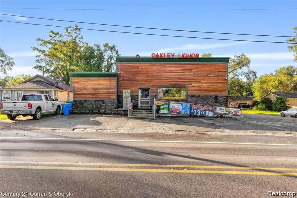 1215 W Oakley Park Road Commerce Charter Township MI 48390