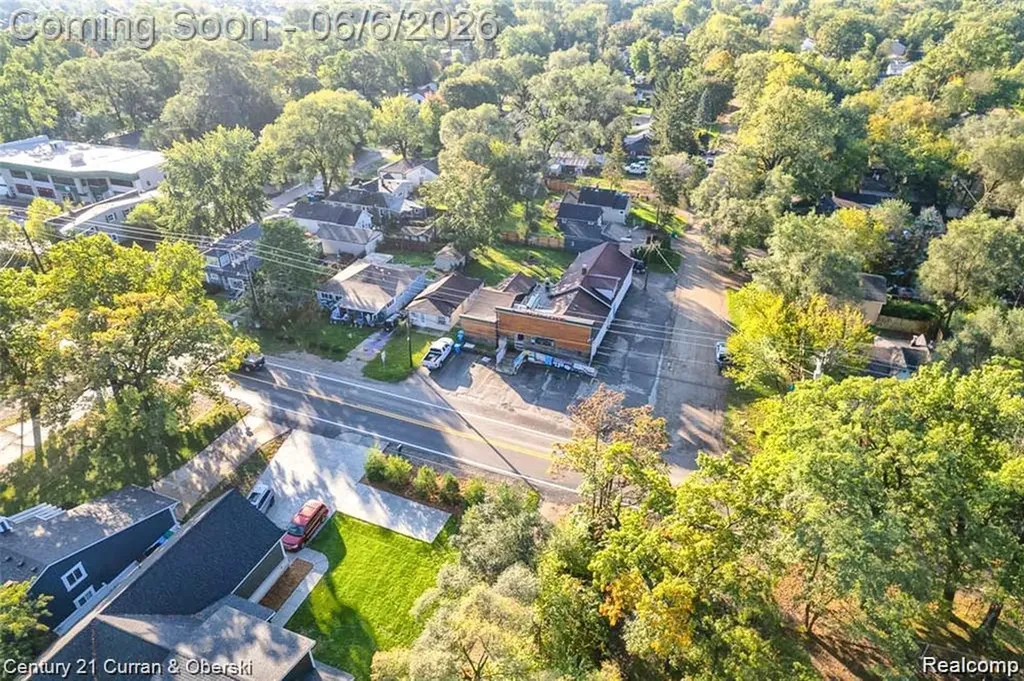 1215 W Oakley Park Road Commerce Charter Township MI 48390