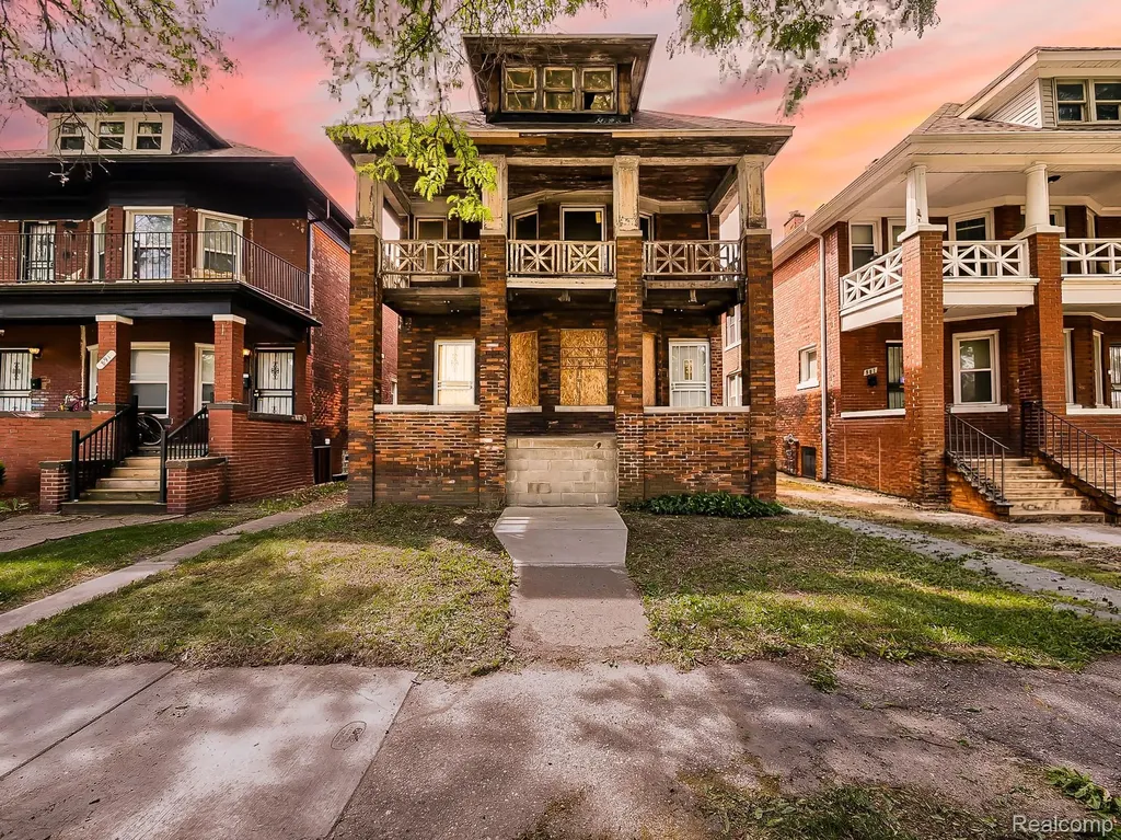 895 Blaine Street Detroit City MI 48202