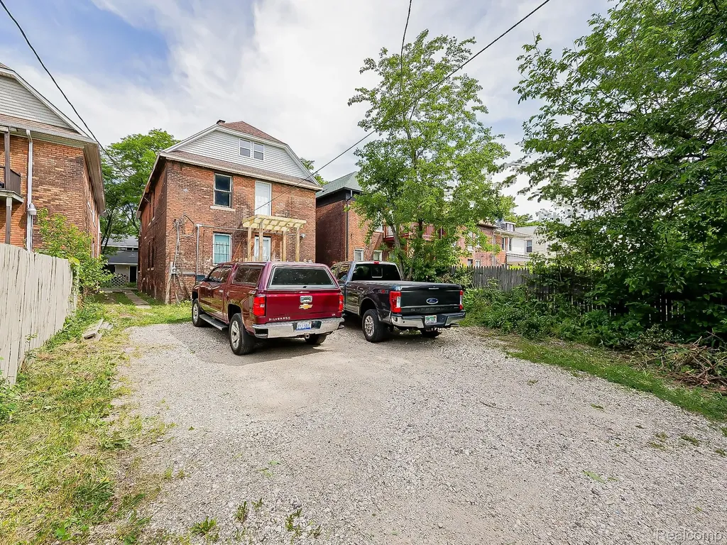 895 Blaine Street Detroit City MI 48202