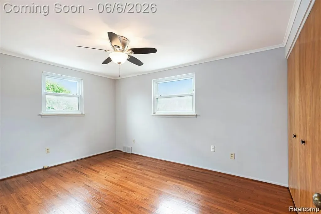 4772 Marian Avenue Warren City MI 48092