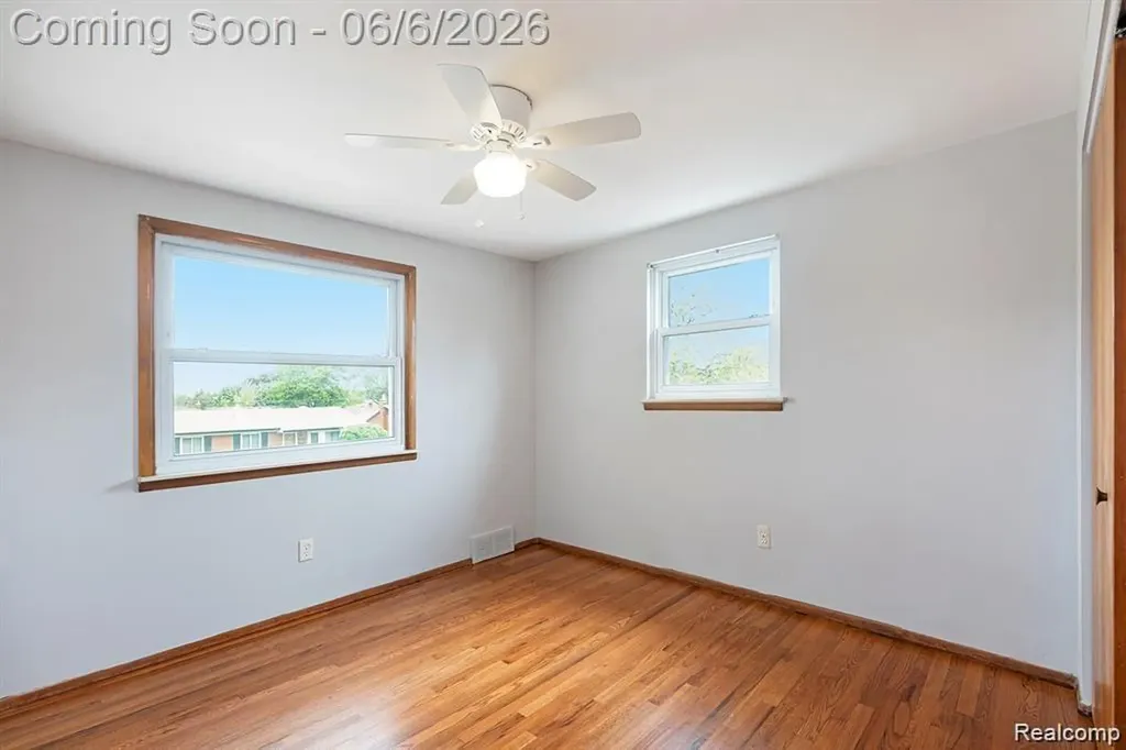 4772 Marian Avenue Warren City MI 48092