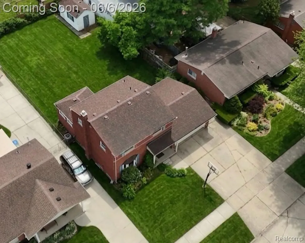 4772 Marian Avenue Warren City MI 48092