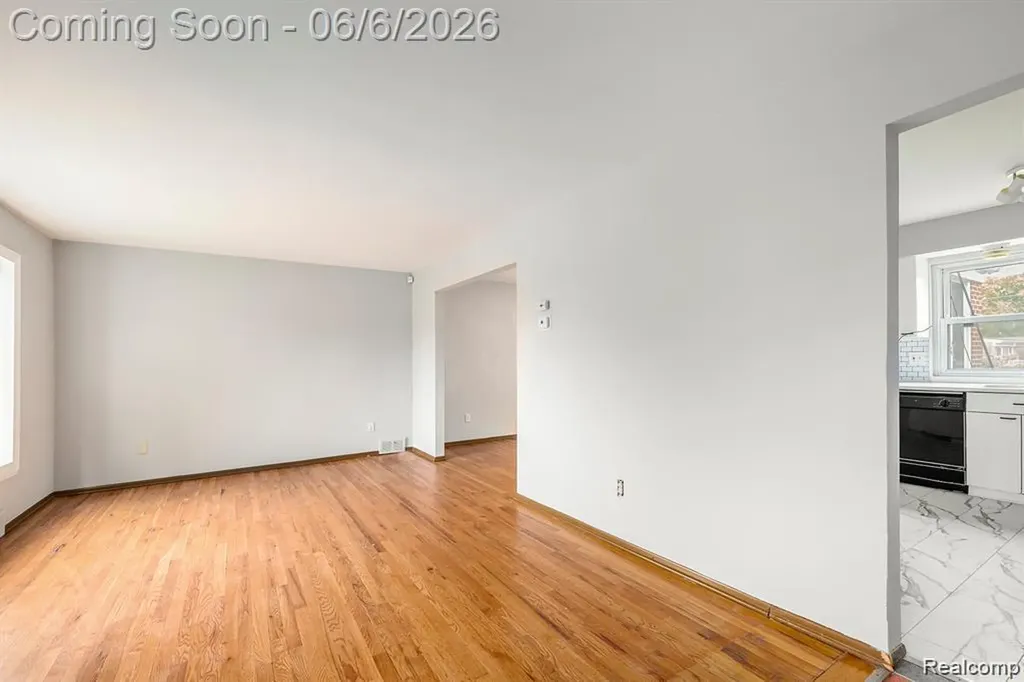 4772 Marian Avenue Warren City MI 48092