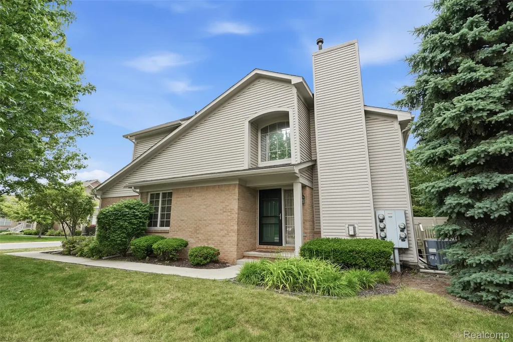 23716 Mccort Drive Brownstown Charter Township MI 48134